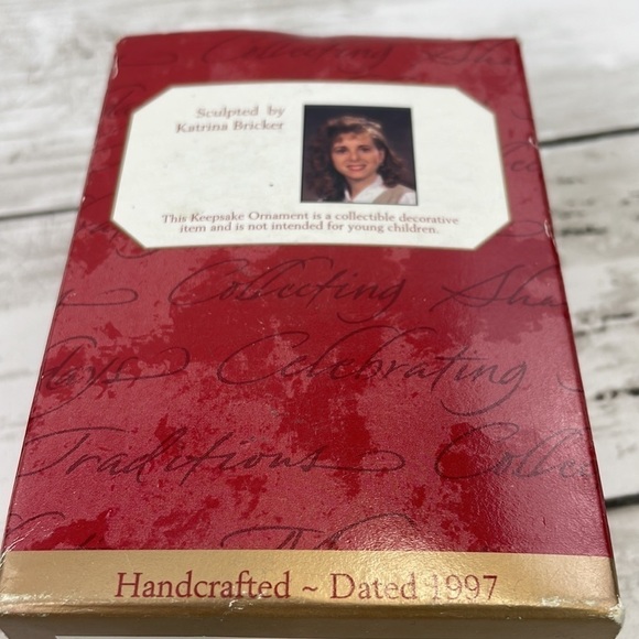 HALLMARK 1997 BOOK of the YEAR CHRISTMAS ORNAMENT VINTAGE - Picture 5 of 5